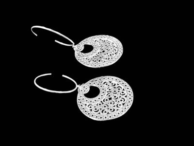 HOOP EARRINGS WITH LARGE CRESCENT MOTIF