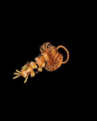 Sultan flower ring with tassel