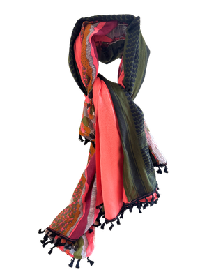 Hatta and Two Fabric Scarf Style 50