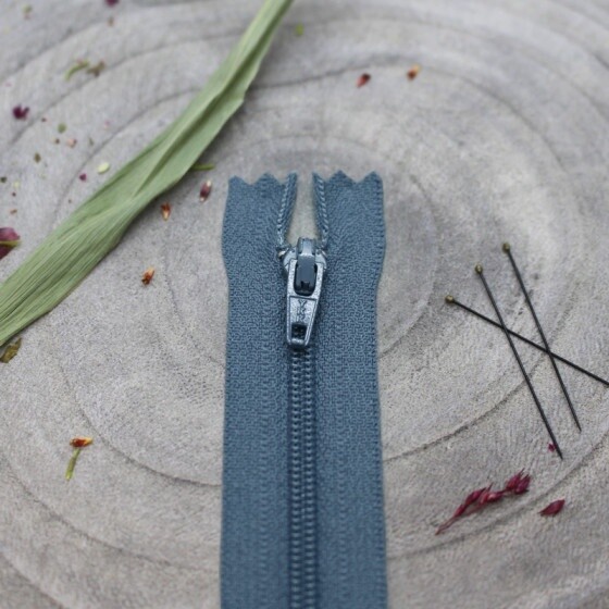 Visible Zipper in River, 7.87" long from Atelier Brunette