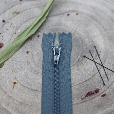 Visible Zipper in River, 7.87" long from Atelier Brunette