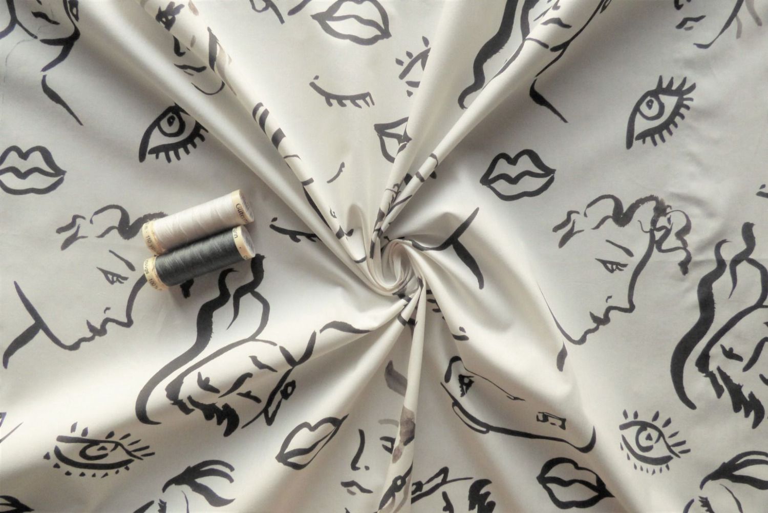 Minimalist Sketch, Cotton Poplin, 55-56" wide