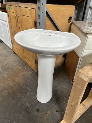 Pedestal Sink (22&quot; x 17&quot; x 33&quot;)