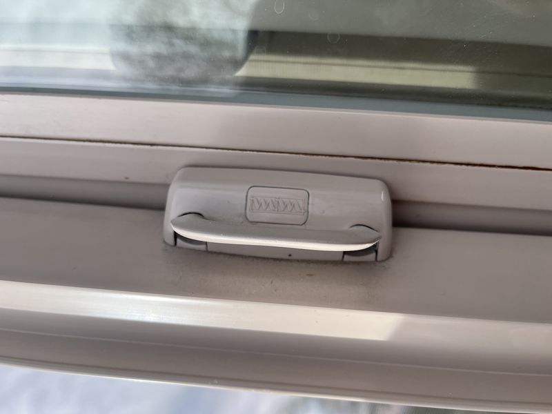 59&quot; x 71&quot; Double Hung Vinyl Window [#W901-2]