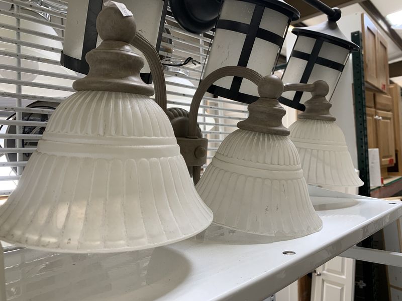 3 Light Cottage Sconce