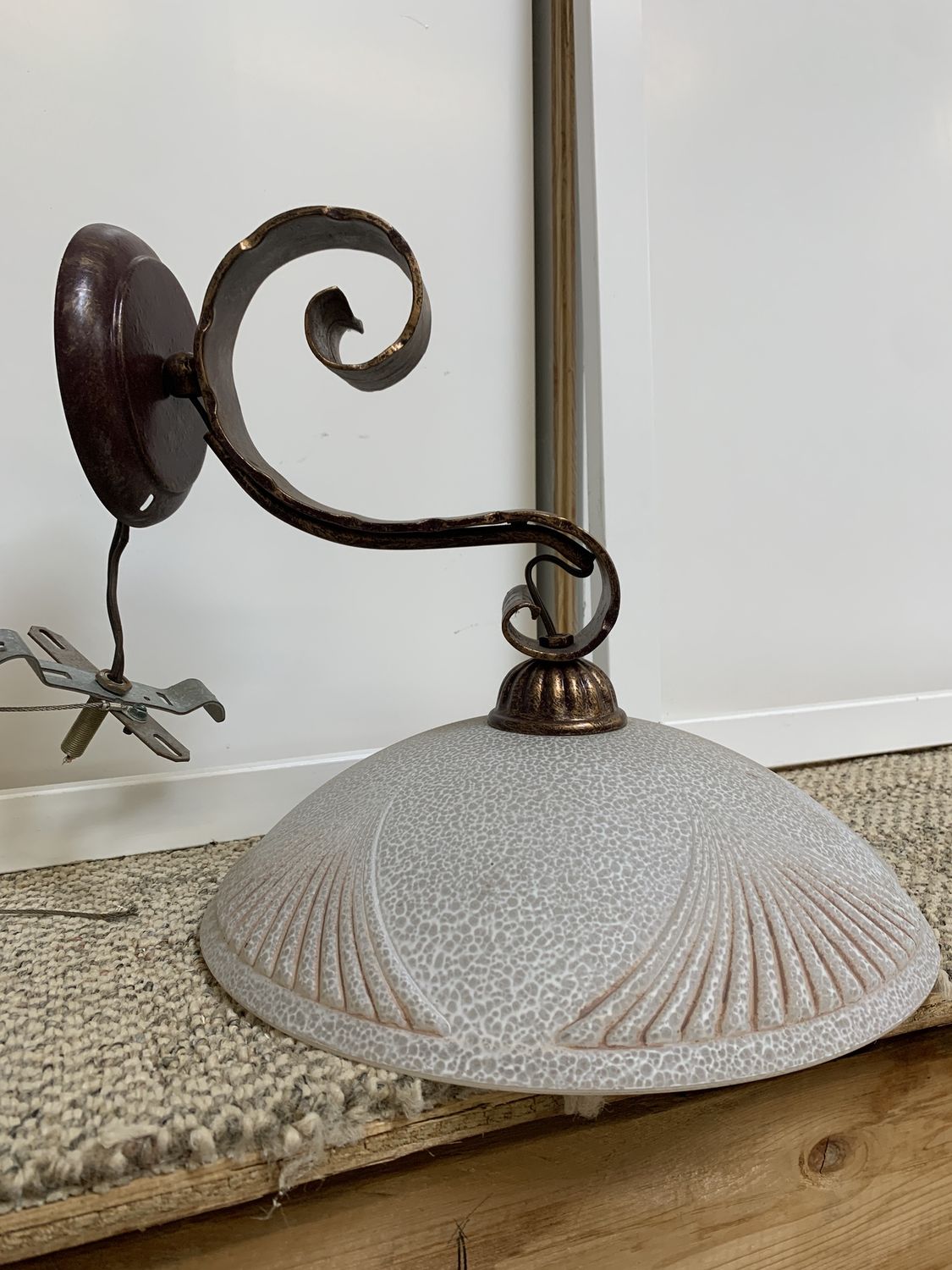 1 Light Antique Style Sconce