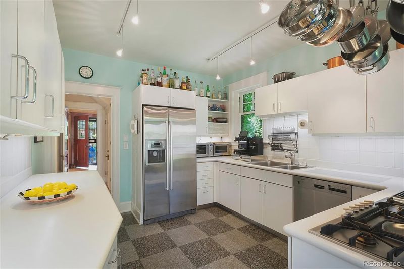 15-Piece White Kitchen Cabinet Set (Base + Upper) [#KC1]