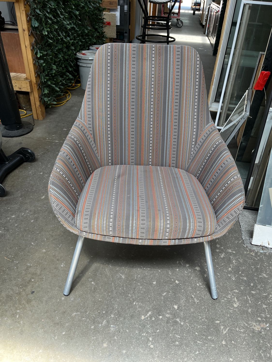 Mid-Century Style Upholstered Lounge Chair – Striped Fabric with Sleek Metal Legs