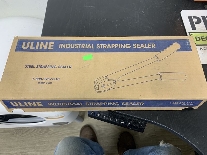 Uline H-353 Industrial Steel Strapping Sealer – 3/4&quot;