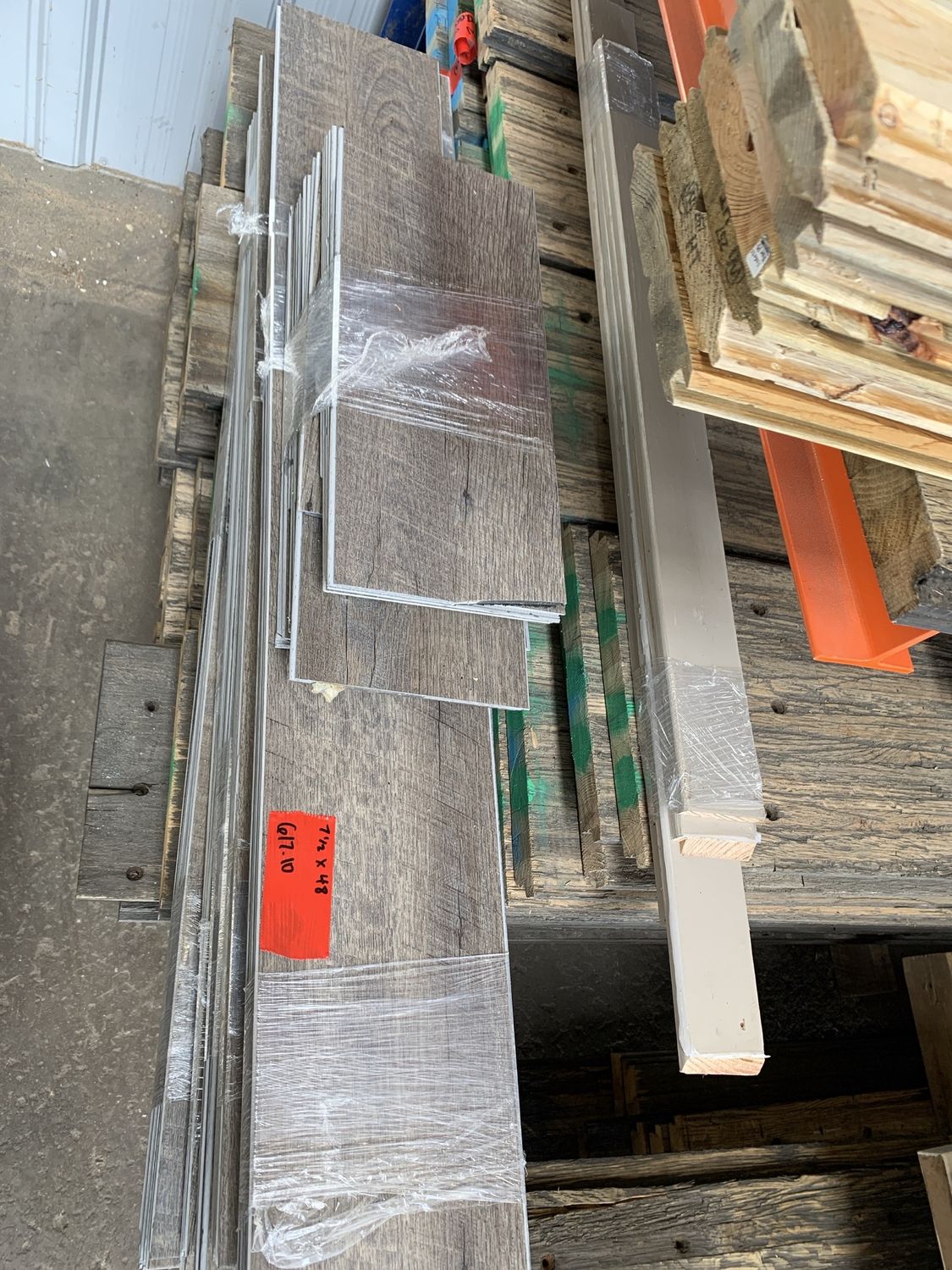 Vinyl Plank Flooring – Weathered Gray (7 1/4&quot; x 48&quot;) 617.10