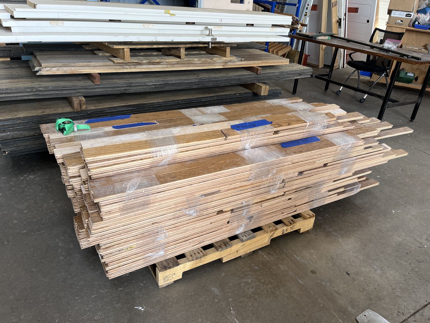 2 1/4&quot; Red Oak Flooring – 3/4&quot; Thick, 200 sq ft Total, 1–4 ft Lengths, Reclaimed [703.03]