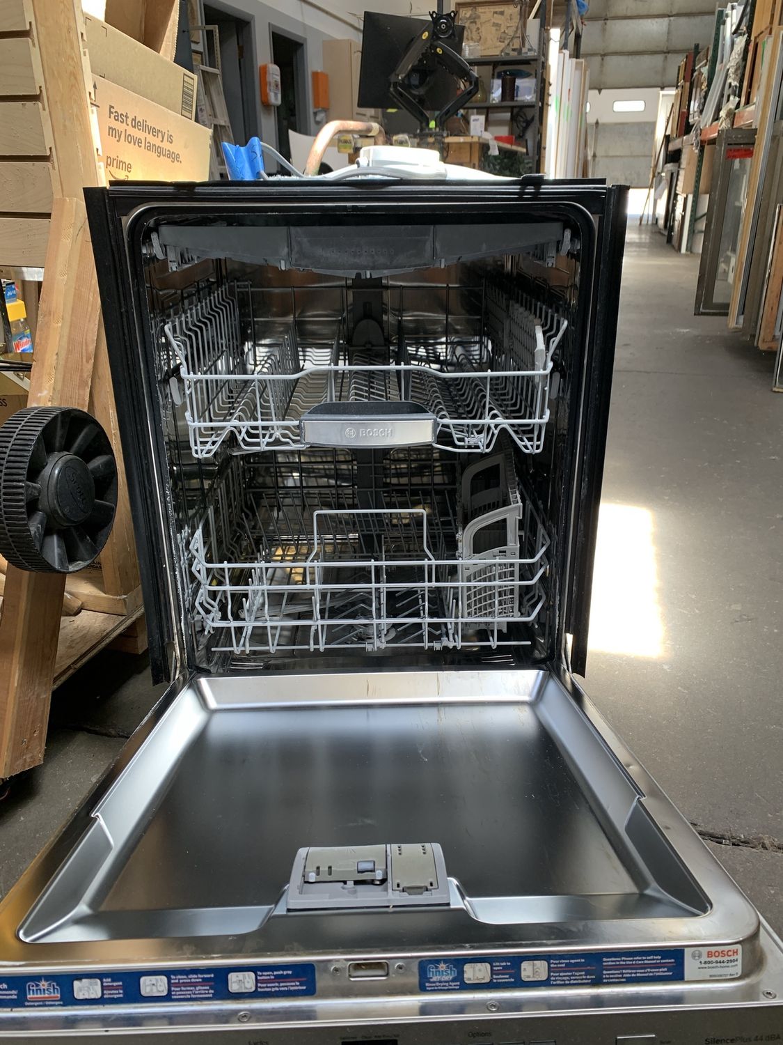 24&quot; Bosch Stainless Steel Dishwasher – 44 dBA, 3-Rack Design, 707.06