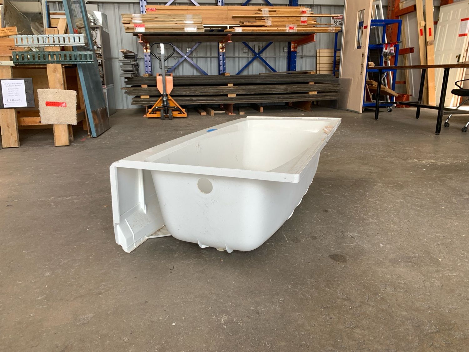60&quot; White Acrylic Alcove Bathtub – Left Drain, Curved Apron, Modern Soaking Style 707.11