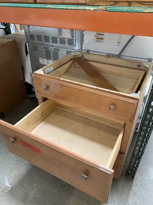 30&quot; Natural Wood 3-Drawer Base Cabinet – Square Knobs, Solid Build 708.05
