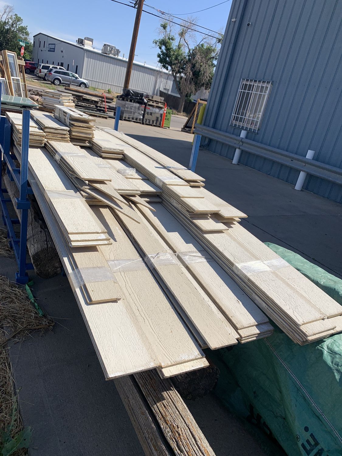 8&quot; Textured OSB Lap Siding – Primed, Mixed Lengths (Pallet) 715.01