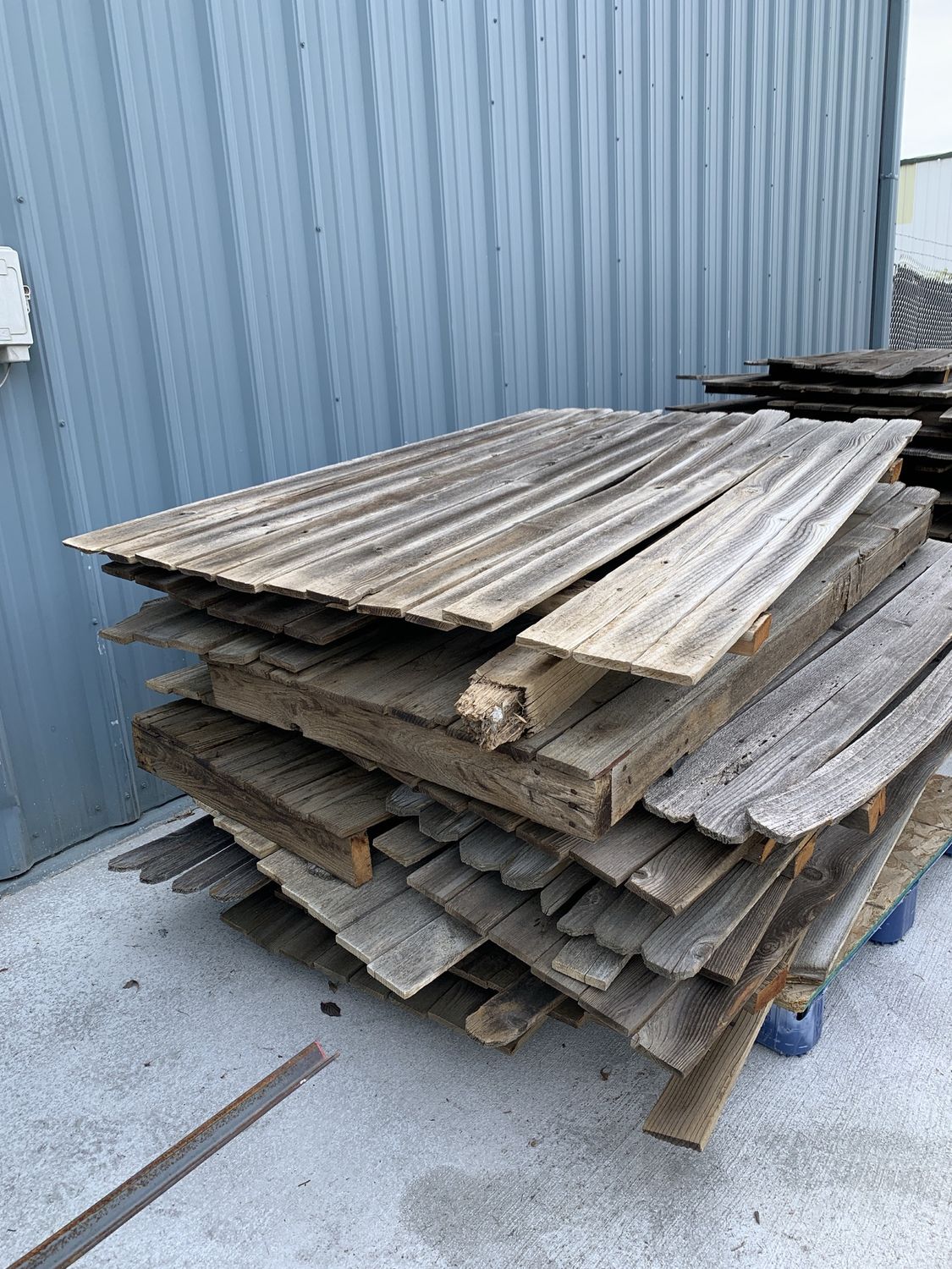Reclaimed 6&#39; Cedar Fence Boards – Weathered Grey 728.04
