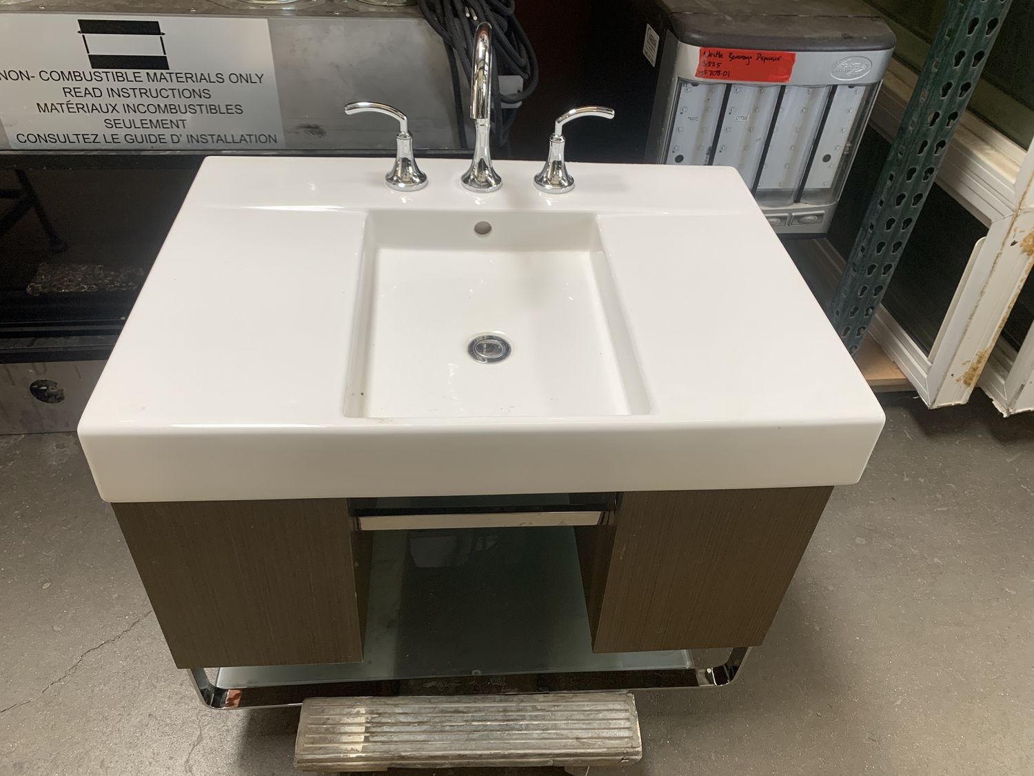 Kohler Wall-Mount Vanity with Moen Faucet Set [808.01]