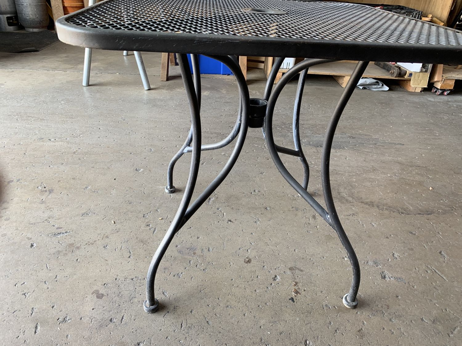 30&quot; Square Wrought Iron Patio Table – Mesh Top with Umbrella Hole 803.03