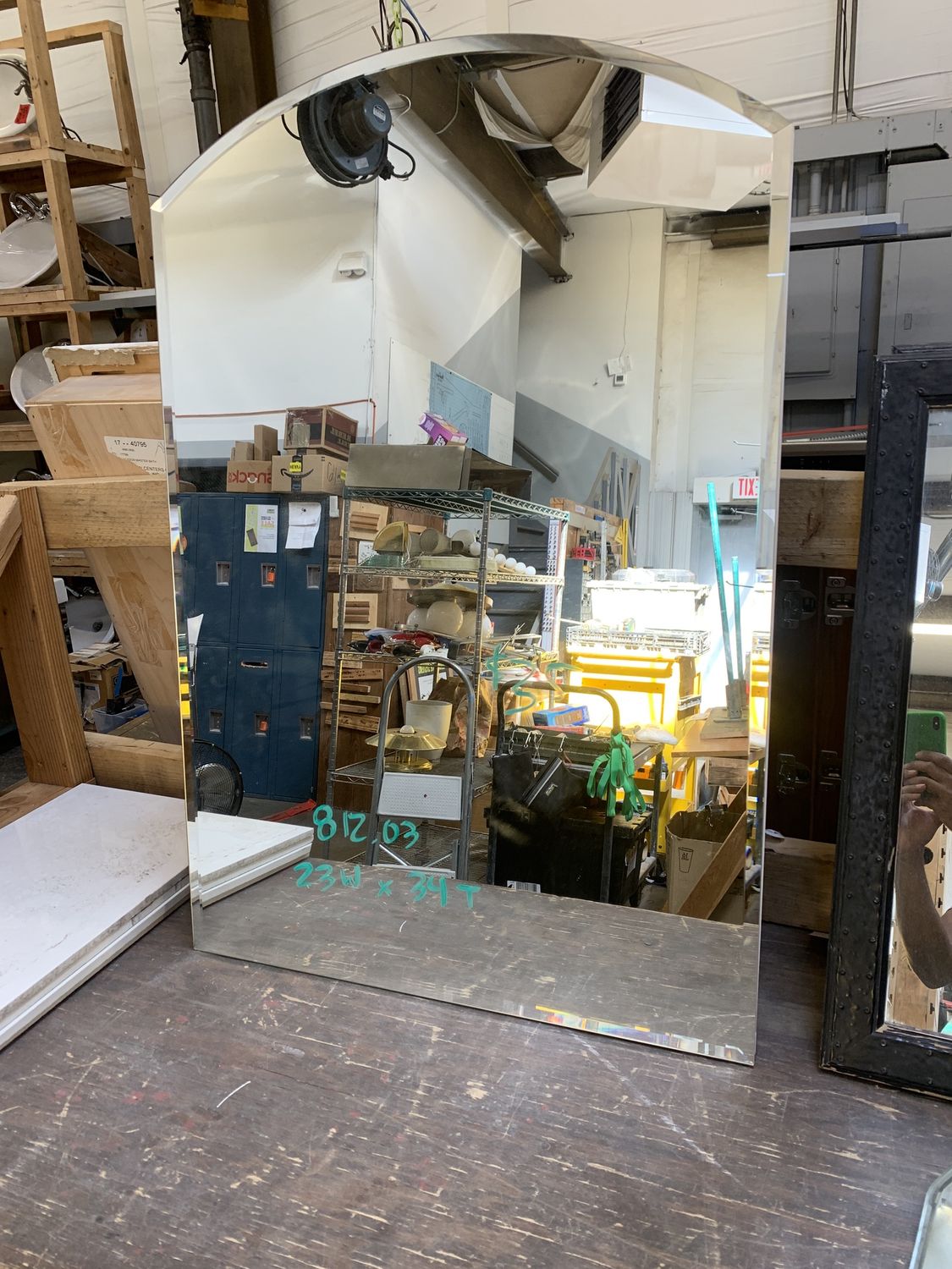 Arched Mirrored Medicine Cabinet with Glass Shelves [812.03]