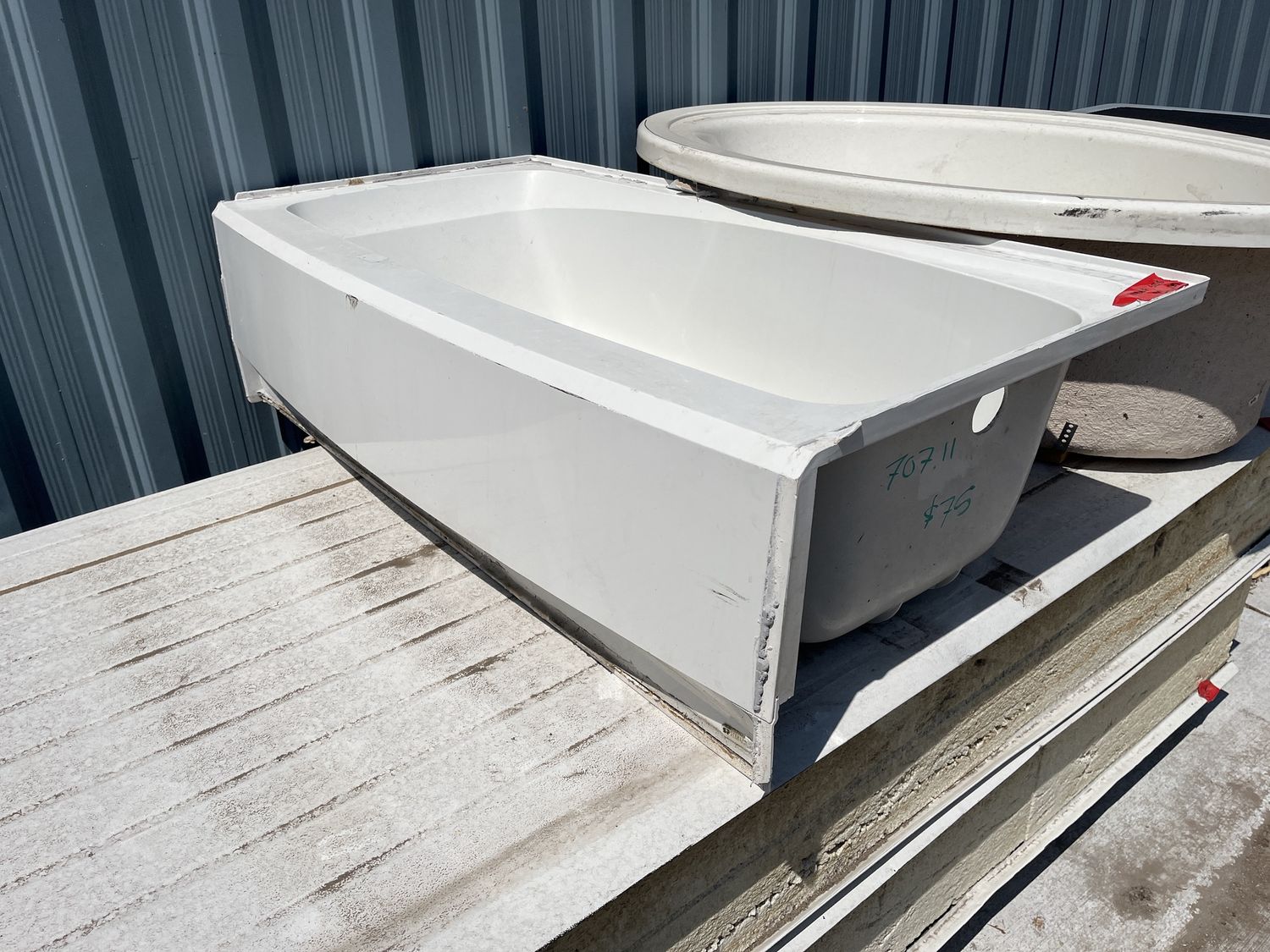 Sterling White Alcove Bathtub – 60 in x 30 in [707.11]