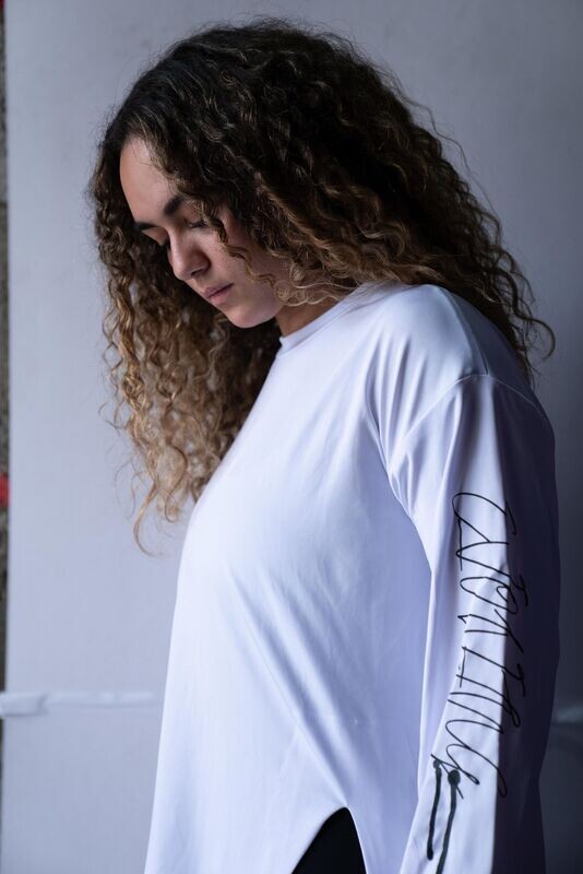 EVOLVING White long-sleeved