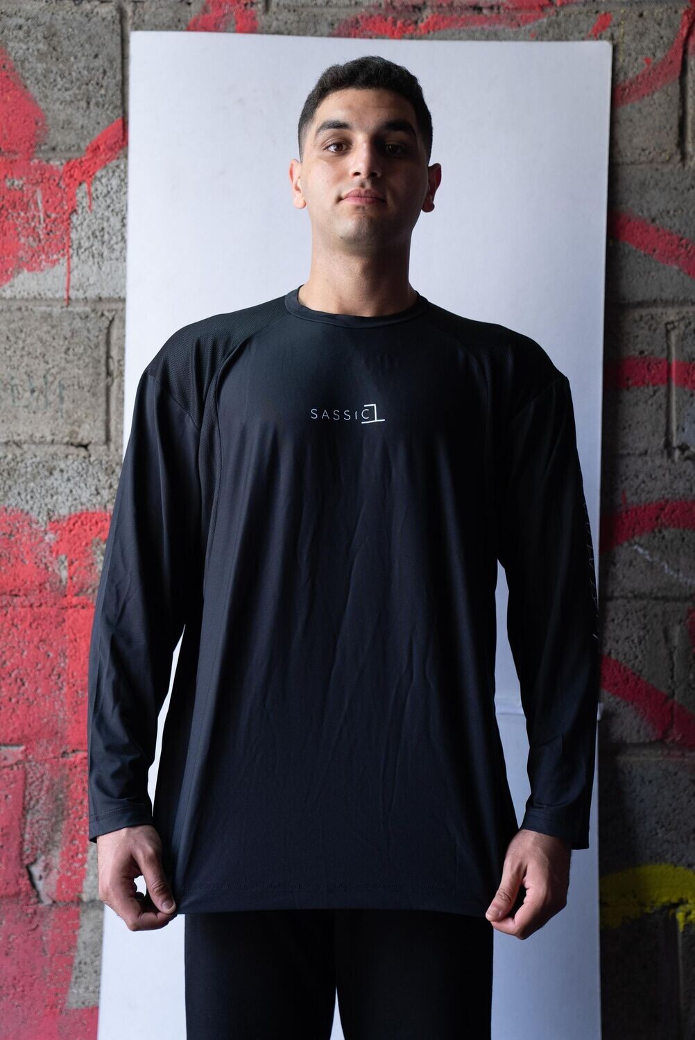 EVOLVING Blacklong-sleeved
