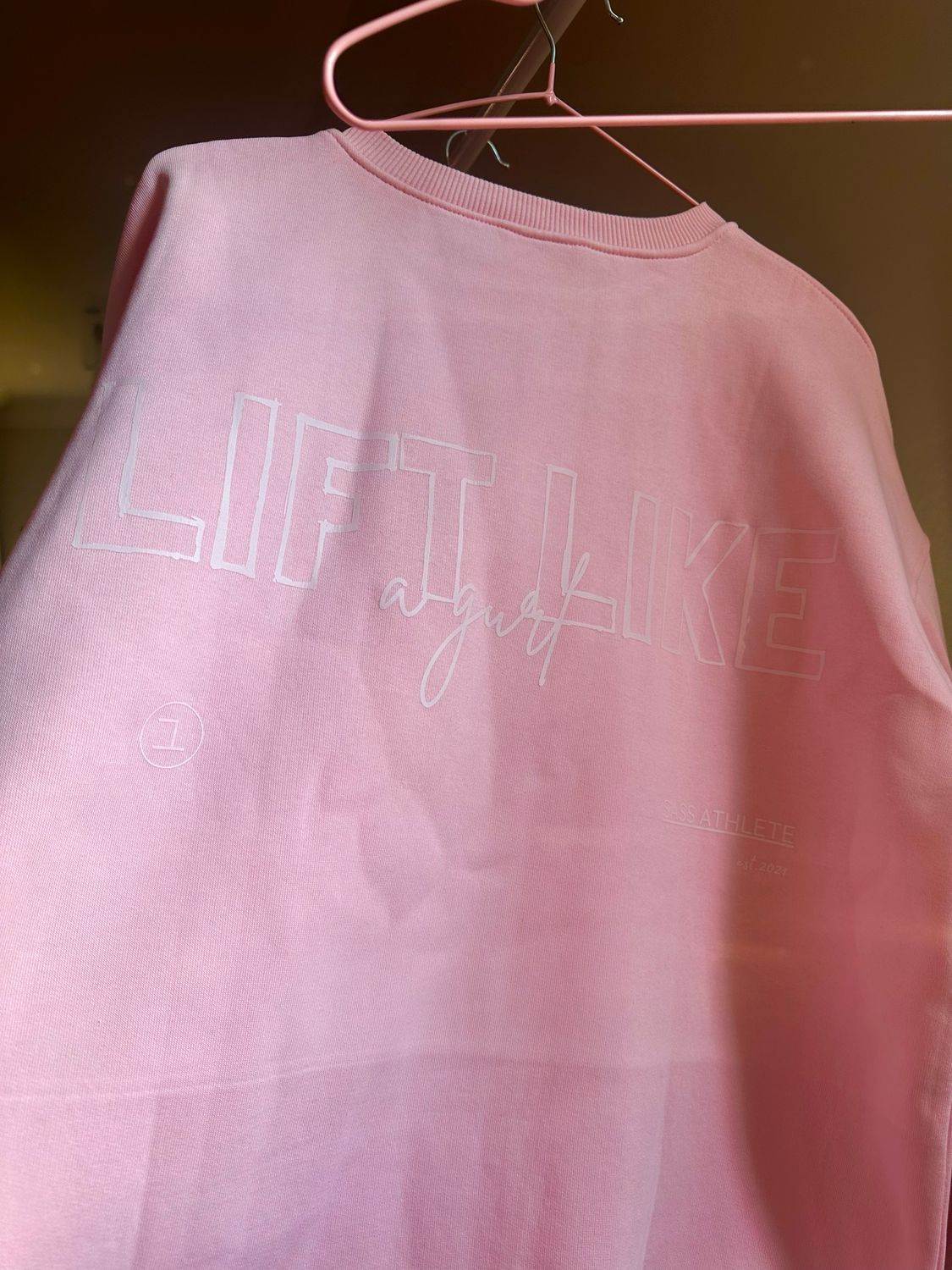 'lift like a gurl' crewneck pink