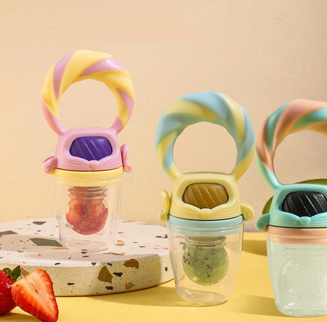 Twisted Handle Design Fruit Feeder