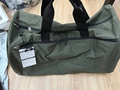 Fitgriff Sportowa torba na siłownię dla mężczyzn i kobiet - z przegrodą na buty i kieszenią na mokre ubrania - torba fitness Zielony wojskowy 58 x 31 x 31 cm (Medium)
