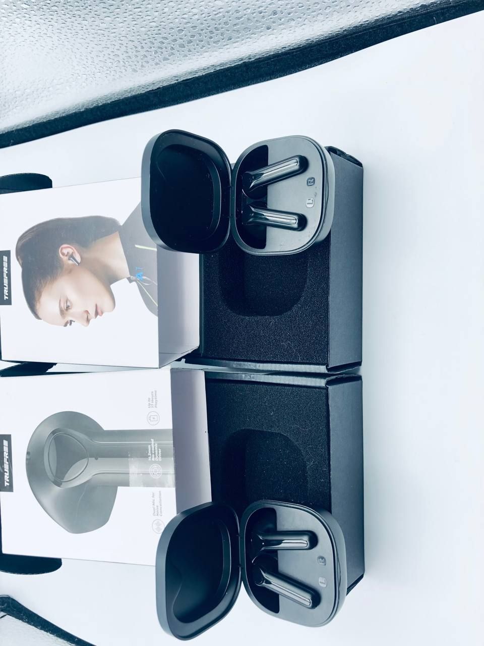 Truefree A1 Bluetooth 5.0 Stereo HiFi IPX4, wbudowane mikrofony, 18 godzin czasu odtwarzania, głębokie basy, USB-C szybkie ładowanie bezprzewodowe słuchawki dla iOS Android