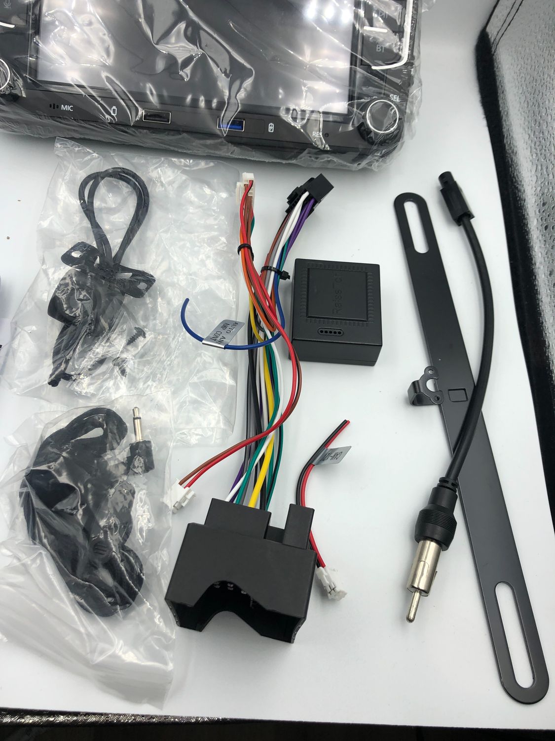 YZKONG Radio Samochodowe z Bezprzewodowym Carplay, model VW Passat/Golf.