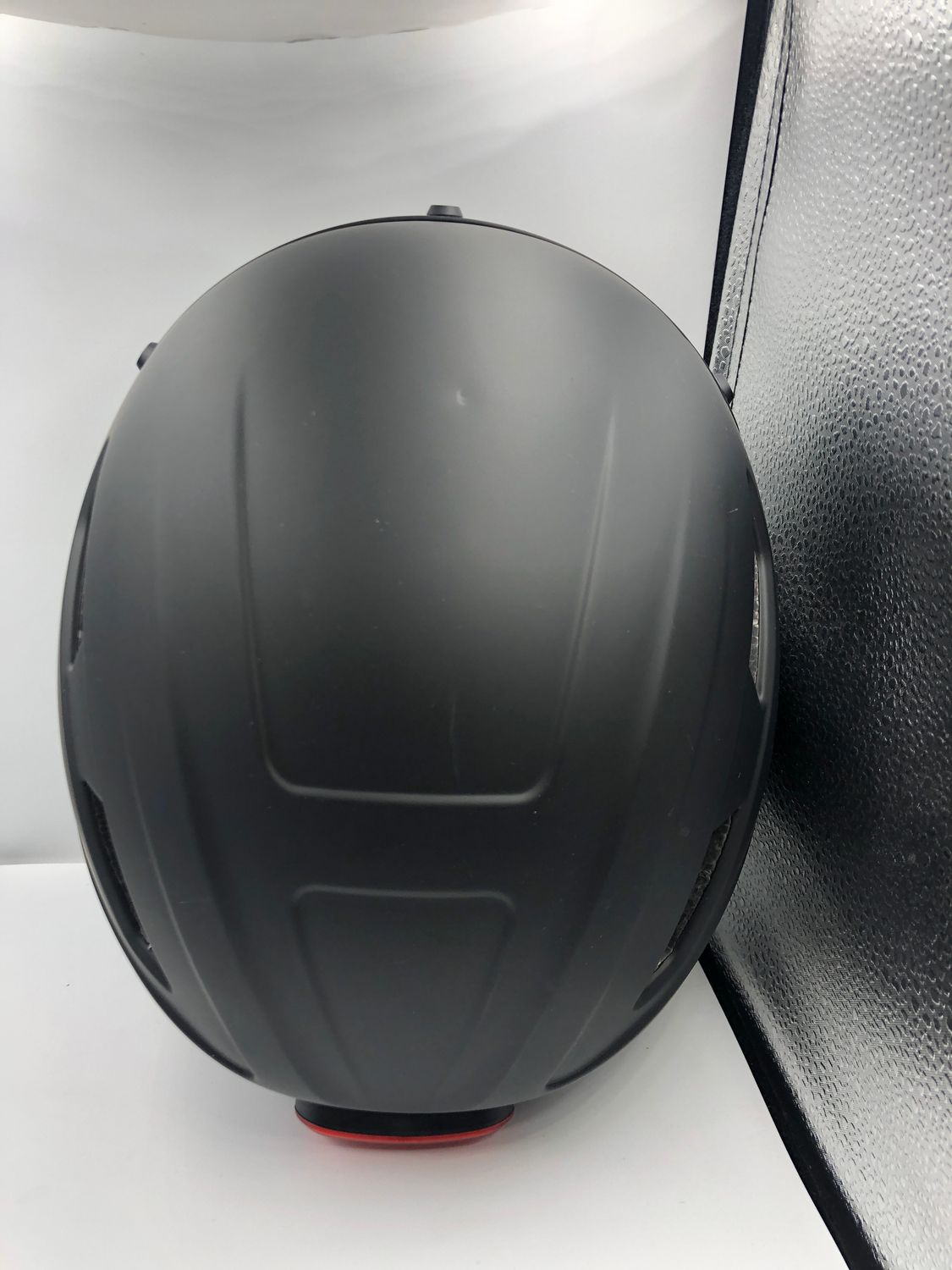 Kask rowerowy M Visor z magnetyczną szybą i osłoną przeciwsłoneczną.
