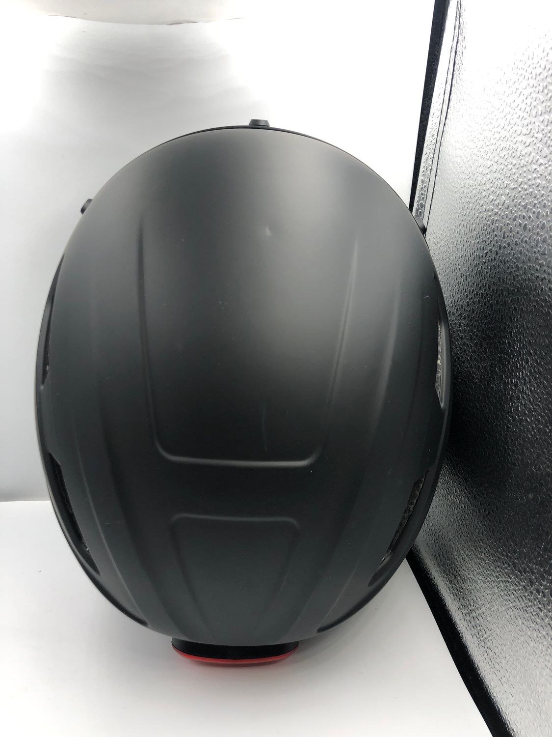Kask rowerowy M Visor z magnetyczną szybą i osłoną przeciwsłoneczną.
