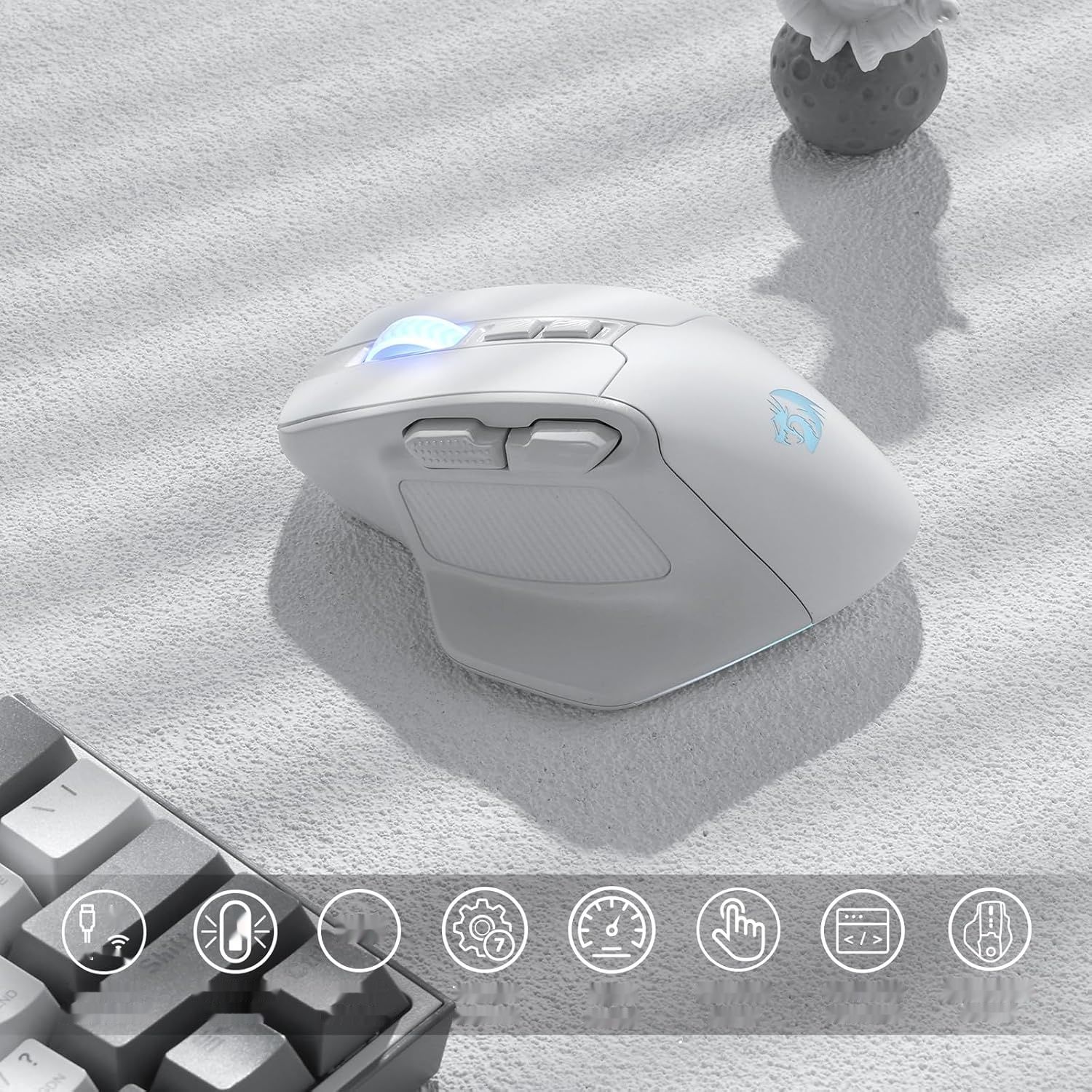 Redragon M806 to bezprzewodowa mysz gamingowa z 7 przyciskami i RGB.