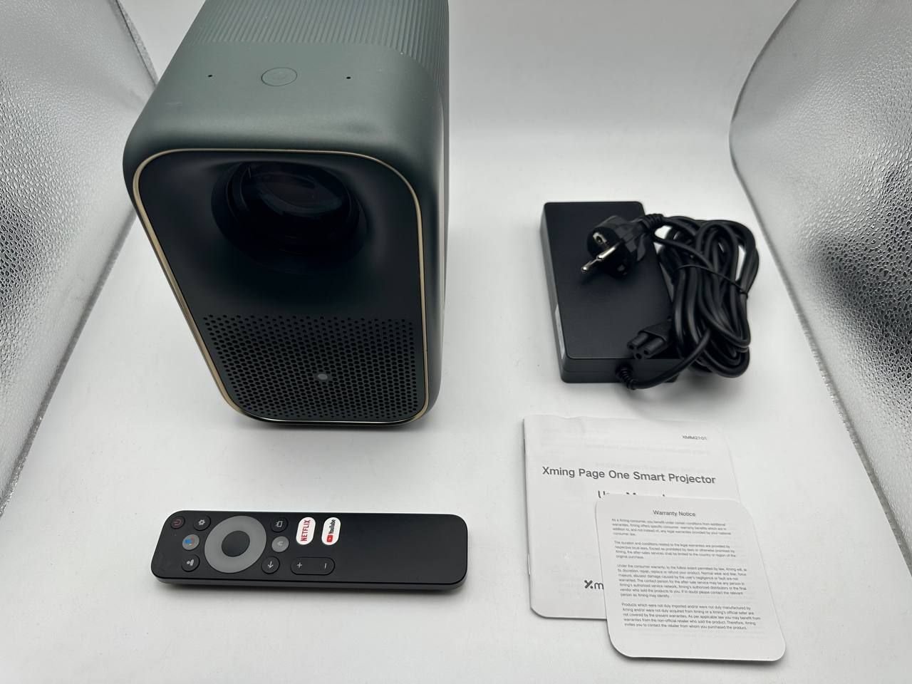 Projektor Xming Page One Film 1080P, WiFi6, Bluetooth, licencja Netflix