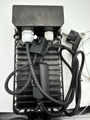 SANSI Lampa LED 1000W, Pełne Spektrum, IP54, Energooszczędna 90%