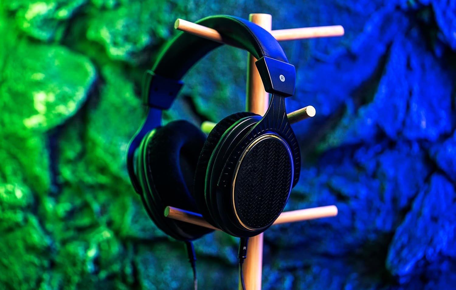 Linsoul Thieaudio Ghost 40mm słuchawki otwarte z odłączanym kablem.