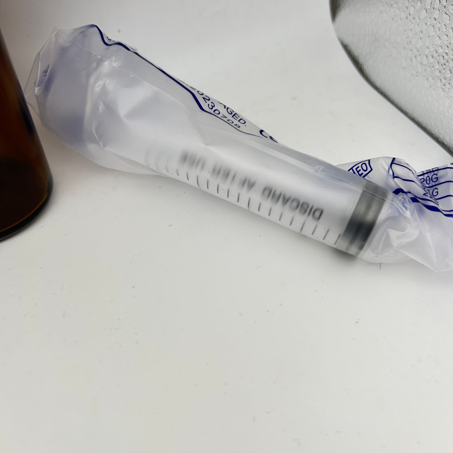 Episkey Pakiet butelek pipetowych 100 ml z bursztynowego szkła.