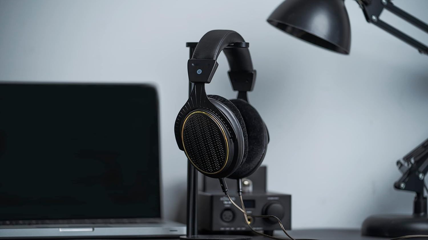 Linsoul Thieaudio Ghost 40mm słuchawki otwarte z odłączanym kablem.