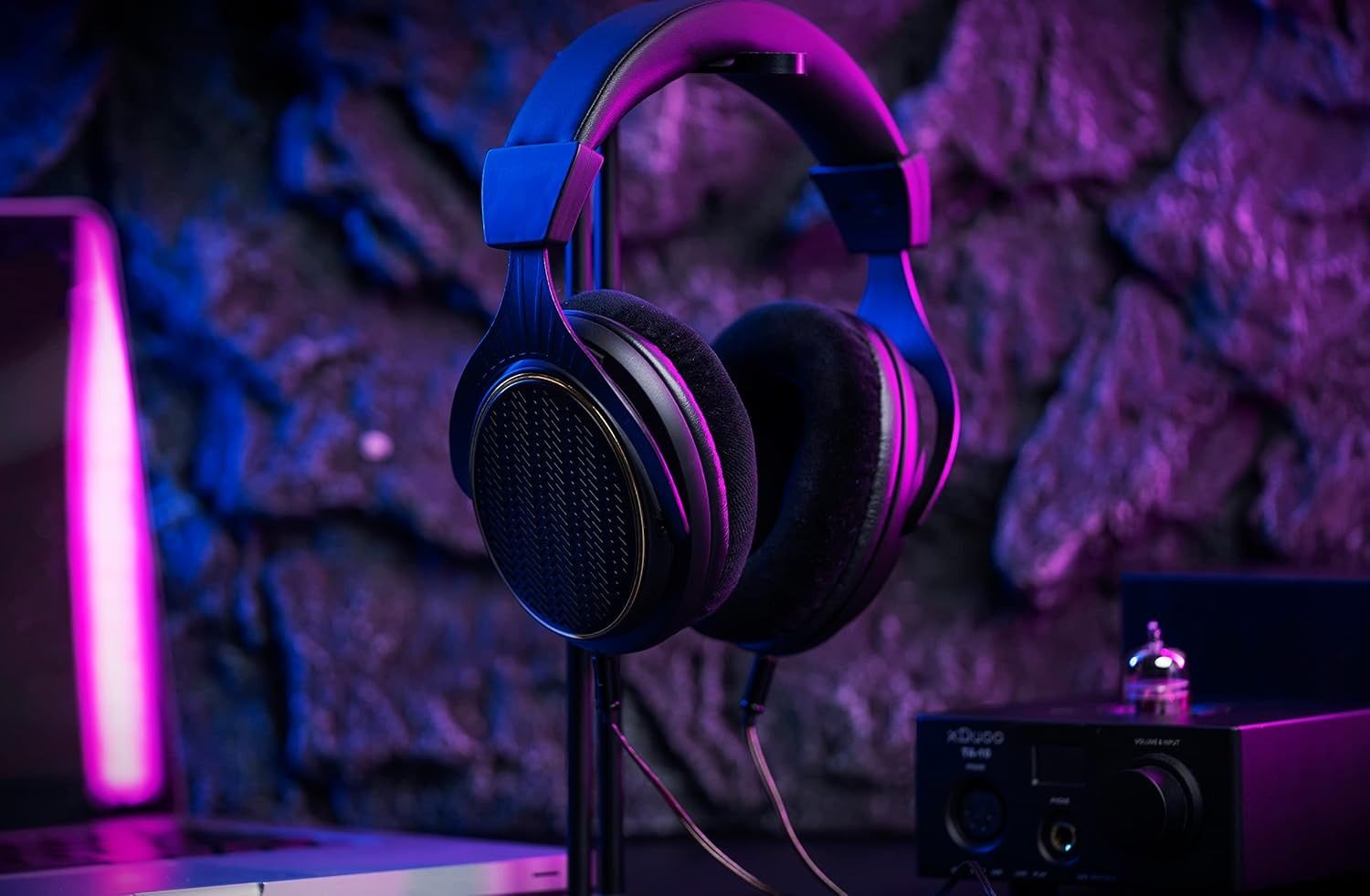 Linsoul Thieaudio Ghost 40mm słuchawki otwarte z odłączanym kablem.