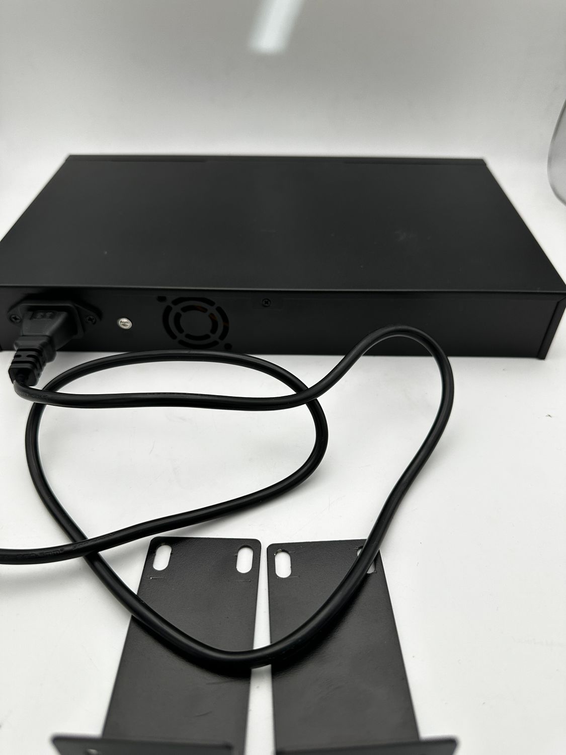 24-portowy NICGIGA przełącznik PoE, 24 PoE+320W, 2 Uplink, VLAN, 48,3cm