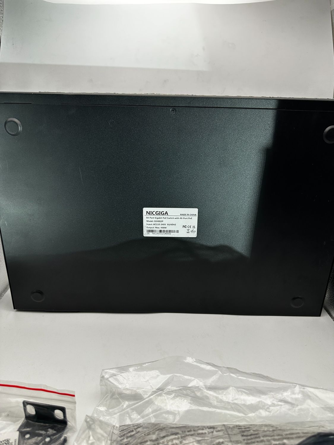 NICGIGA 48-portowy przełącznik Gigabit PoE+@400W, 2x1G SFP, montaż biurkowy/rackowy