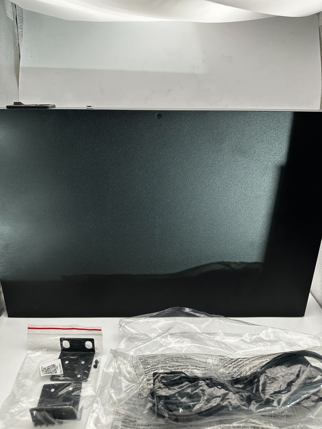 NICGIGA 48-portowy przełącznik Gigabit PoE+@400W, 2x1G SFP, montaż biurkowy/rackowy