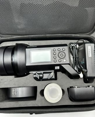 Godox AD400Pro 400Ws GN72 TTL Monolight, HSS, 2.4G, 390 błysków, LED.