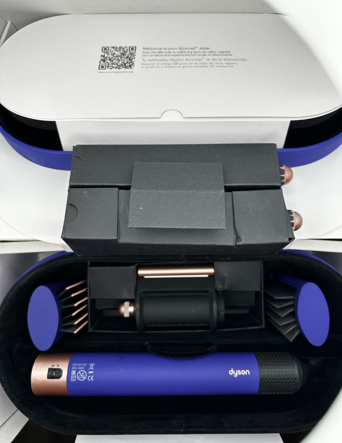 Dyson Airwrap Complete Long niebieski, kręcenie, falowanie, wygładzanie.