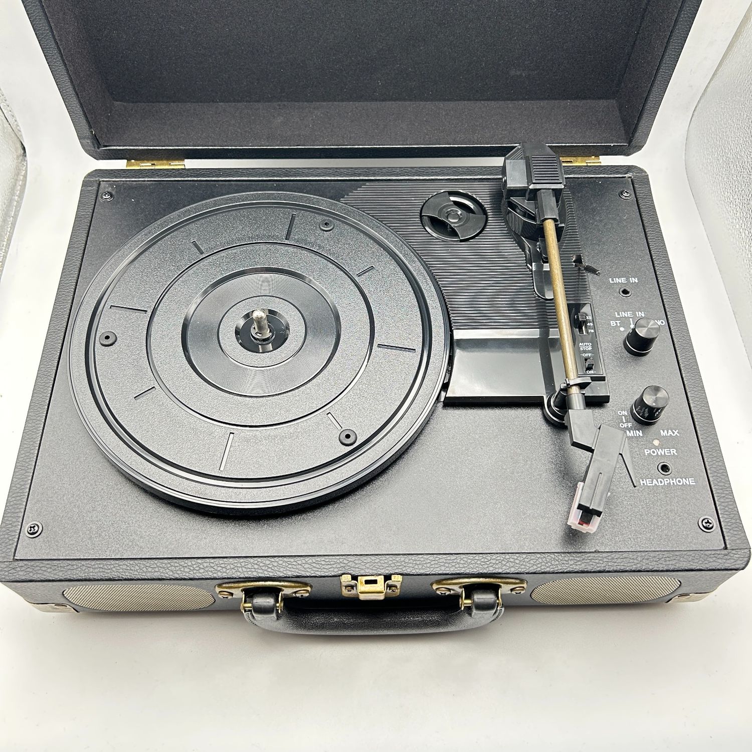 Gramofon 3 prędkości 33/45/78 RPM, przenośny z Bluetooth, wbud. głośniki.