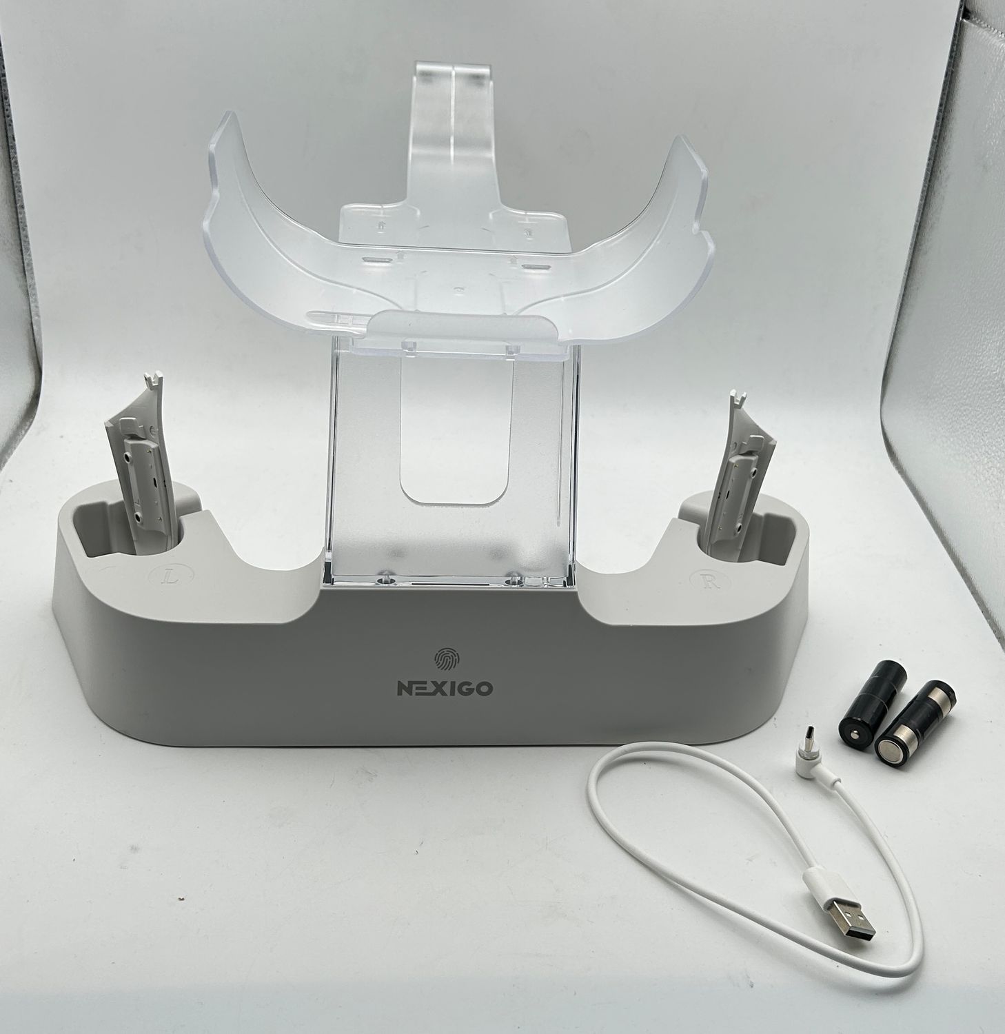 NexiGo Ulepszona stacja ładująca z LED do Oculus Quest 3, biała