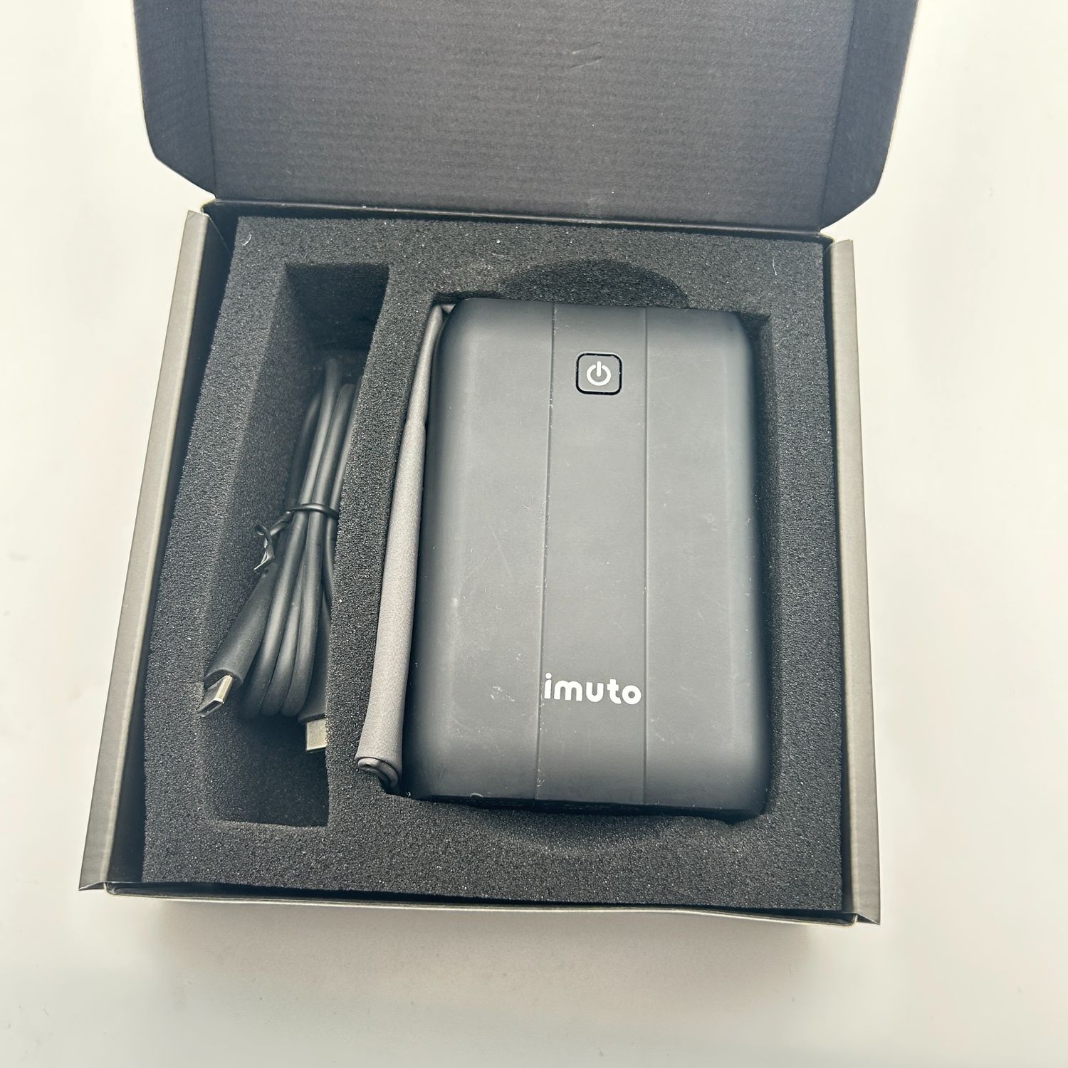 Imuto Laptop Powerbank 27200 mAh, USB C PD 100 W, 4 porty