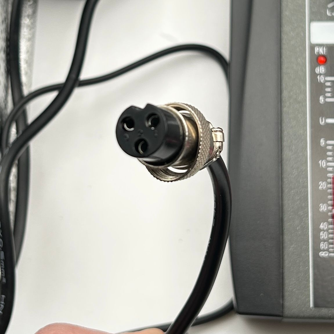 Depusheng DA8: 8-kanałowa konsola miksująca z Bluetooth i USB.