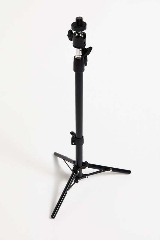 Regulowany statyw, może regulować wysokość od 45 do 110 cm